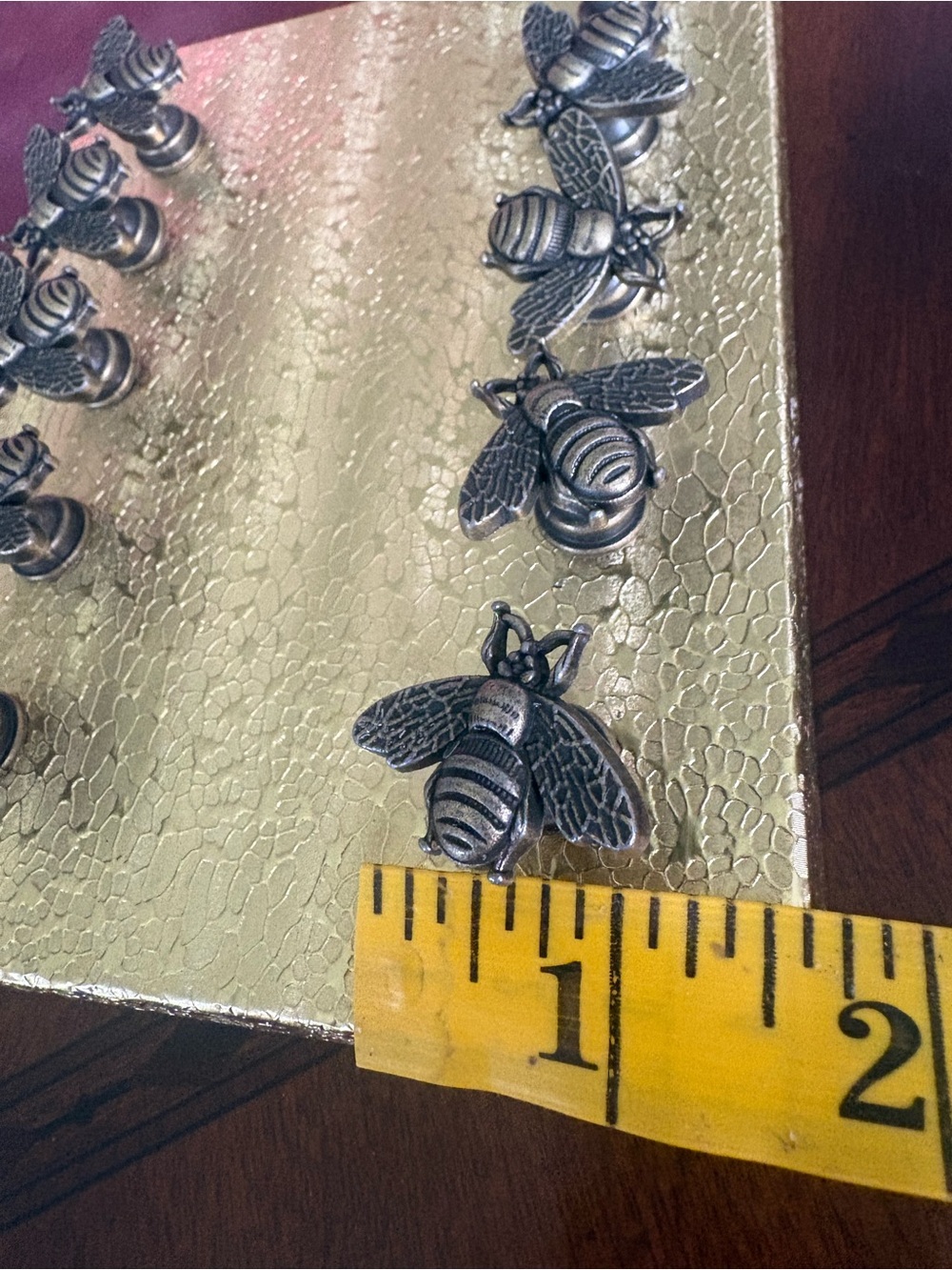 Bee design draw pulls - Picture 5 of 6